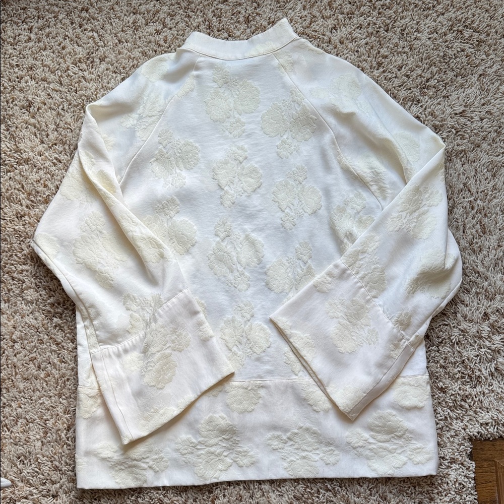 Zara Cream Blouse with Black Accents - Picture 8 of 10